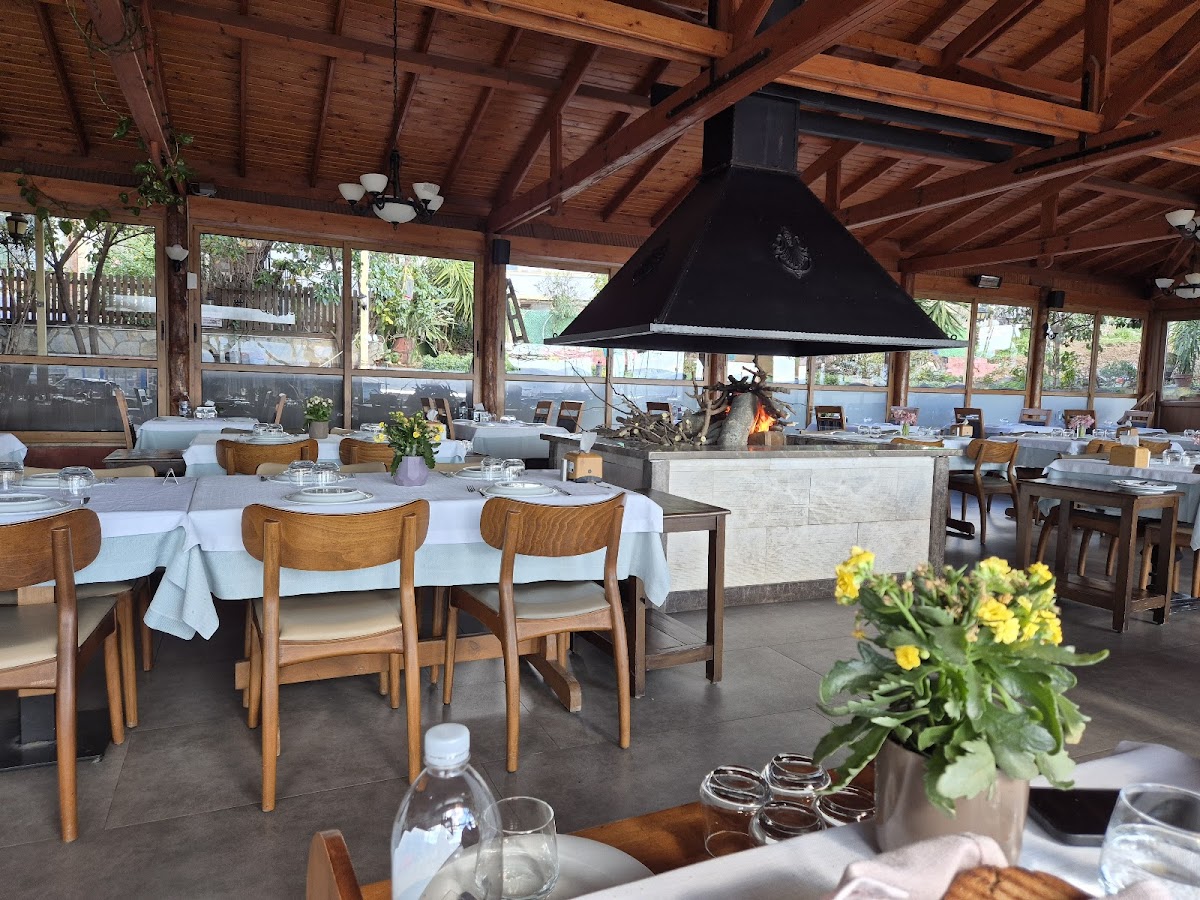 Urla — Akin In Yeri Balik Restaurant — gallery