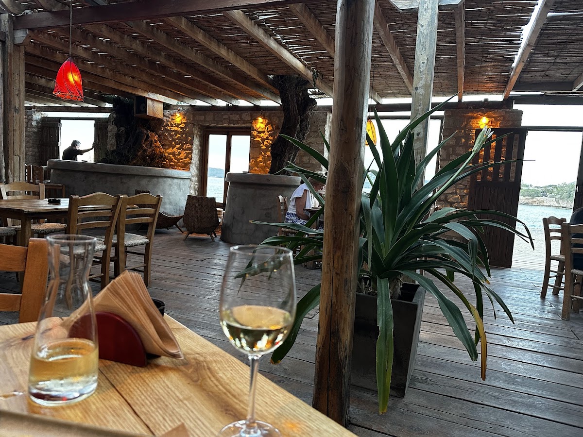 Paros — Magaya — galeri