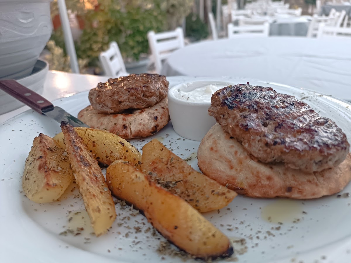Paros — Apollon Garden Restaurant — galeri