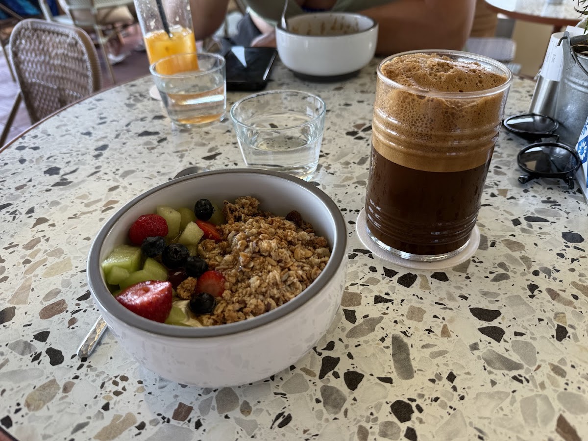 Naxos — The Locals Brunch Bar Restaurant — galeri