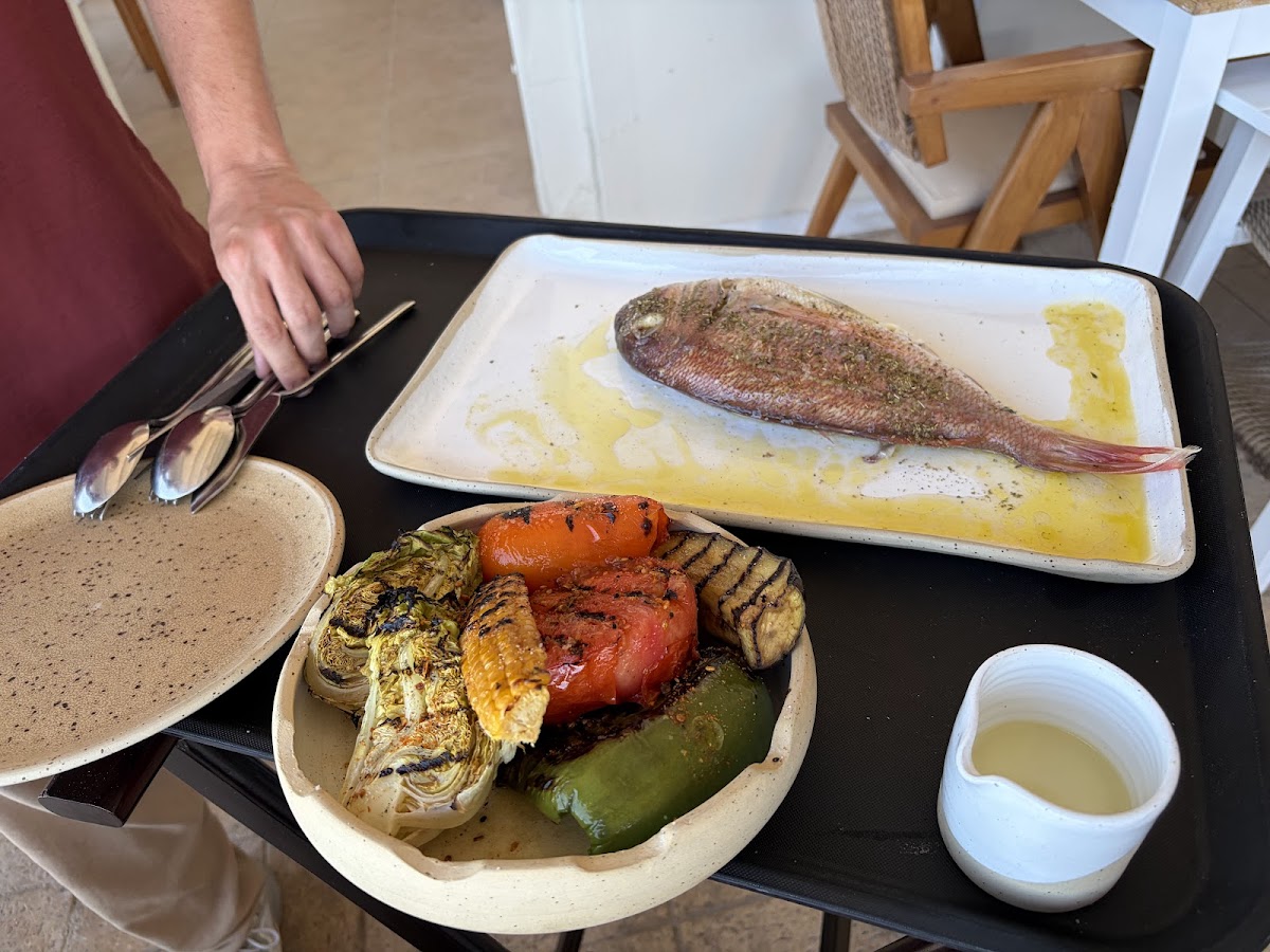 Milos — Sirocco Volcanic Restaurant — galeri