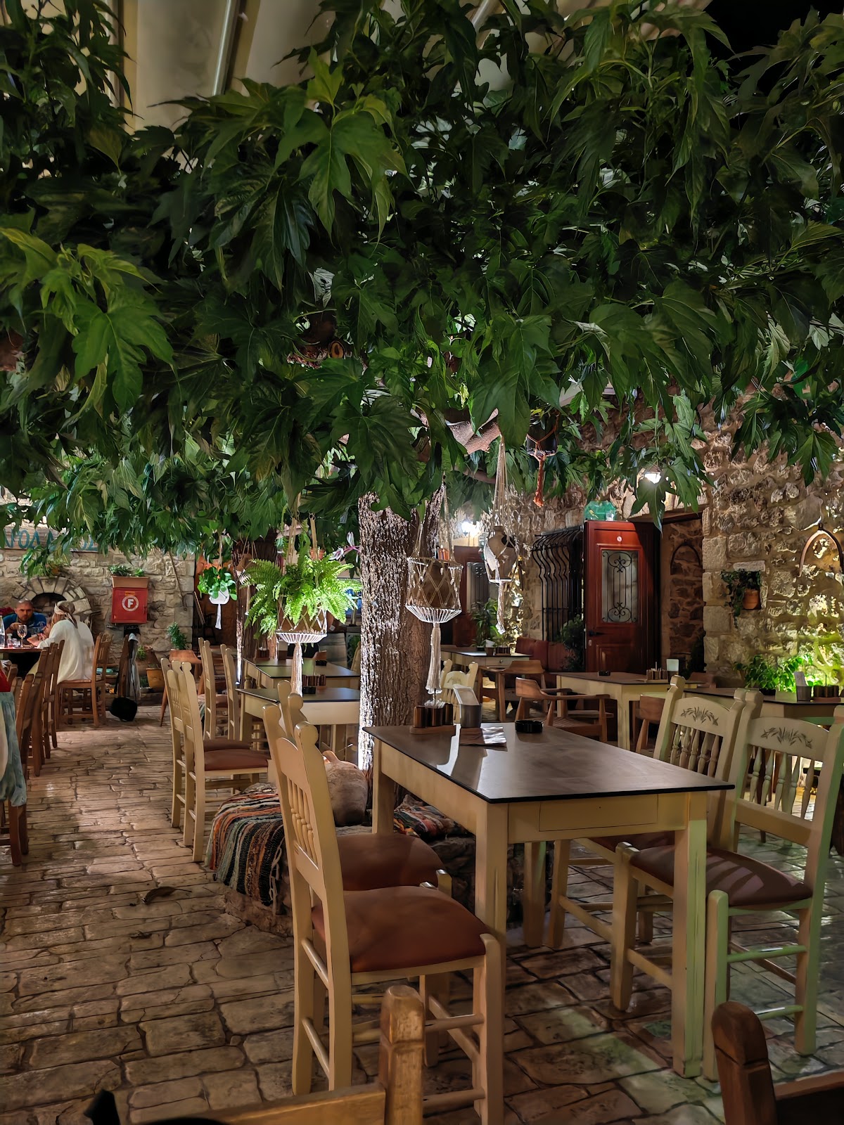 Crete — Arodamos Stone Grove — galeri