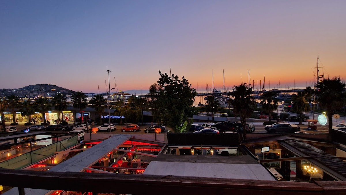 Kuşadası — Mezgit Restaurant — galeri