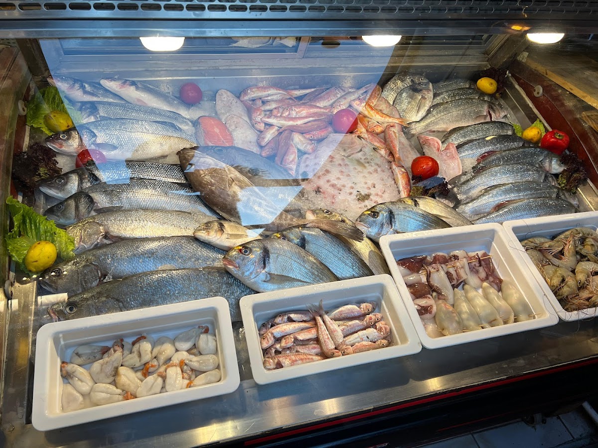 Kuşadası — Mezgit Restaurant — galeri