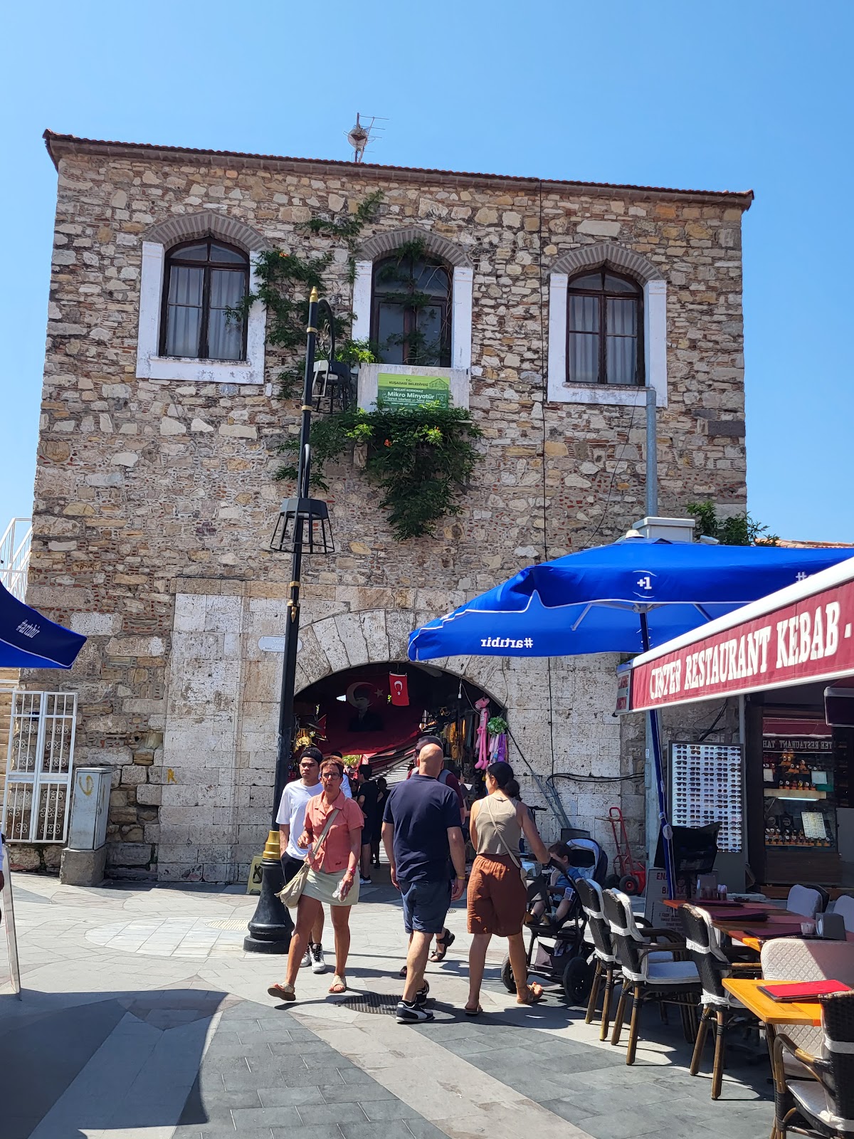 Kuşadası — 4 Brothers Dedem K Restaurant — gallery