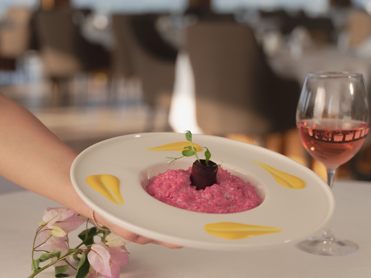 Kuşadası — Feronya Restaurant — galeri