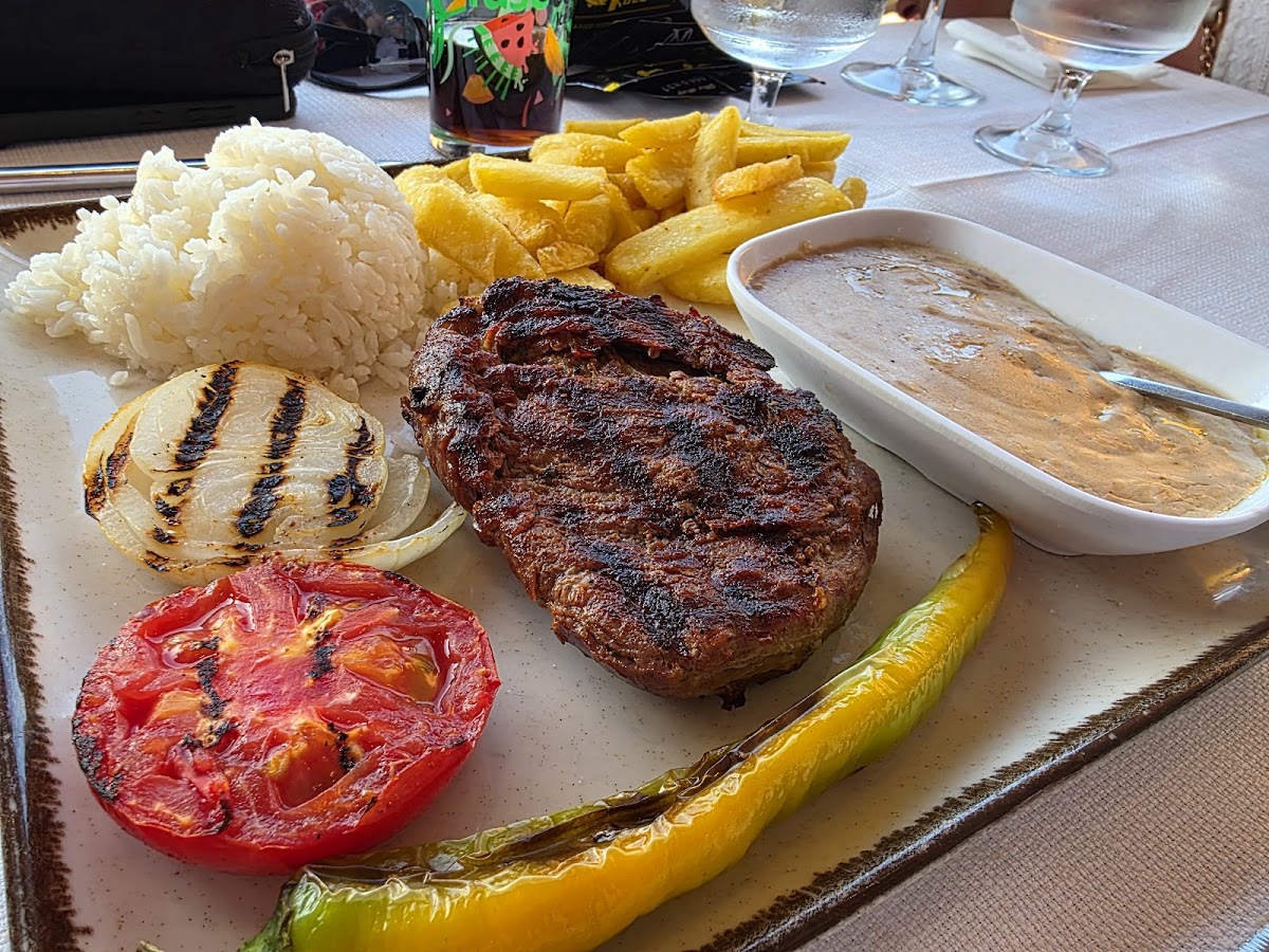 Kuşadası — Kule Seafood Restaurant — gallery