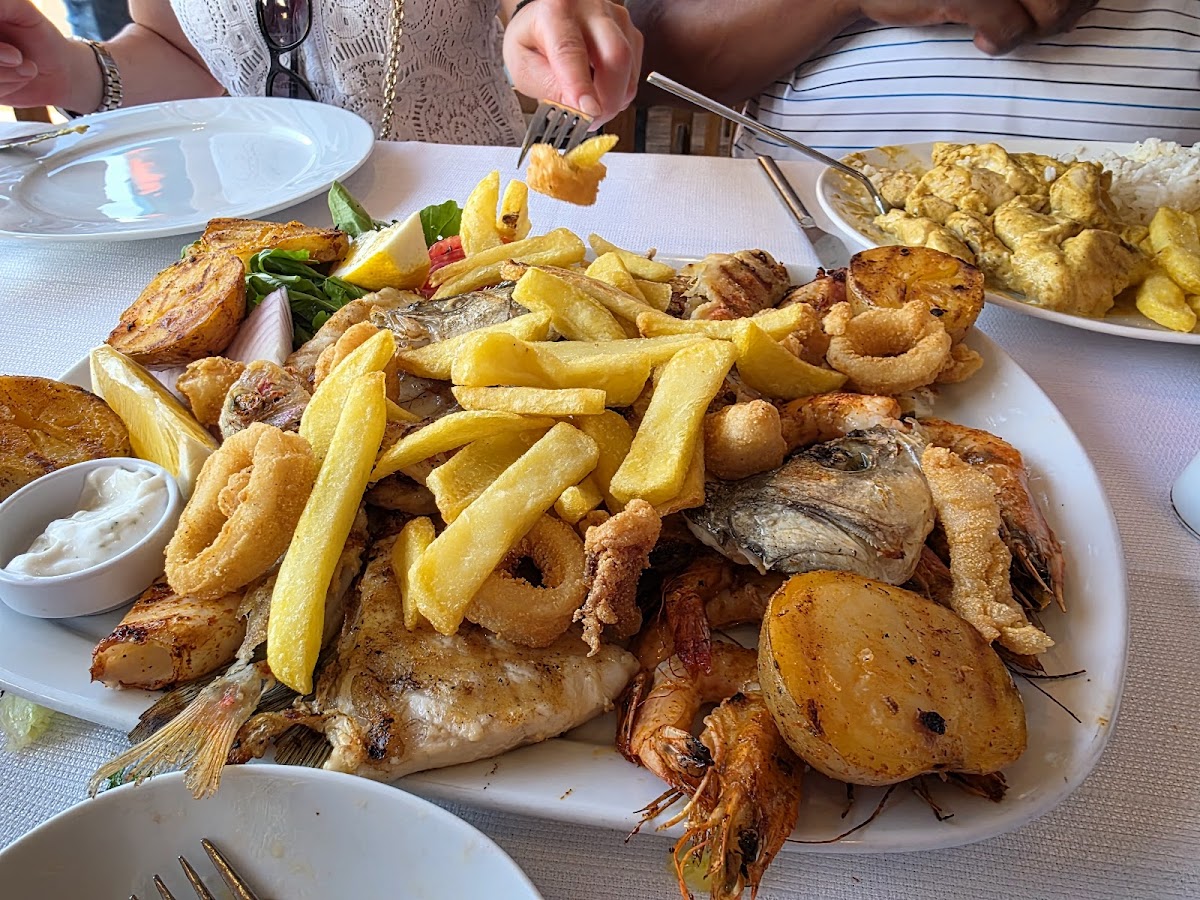 Kuşadası — Kule Seafood Restaurant — gallery