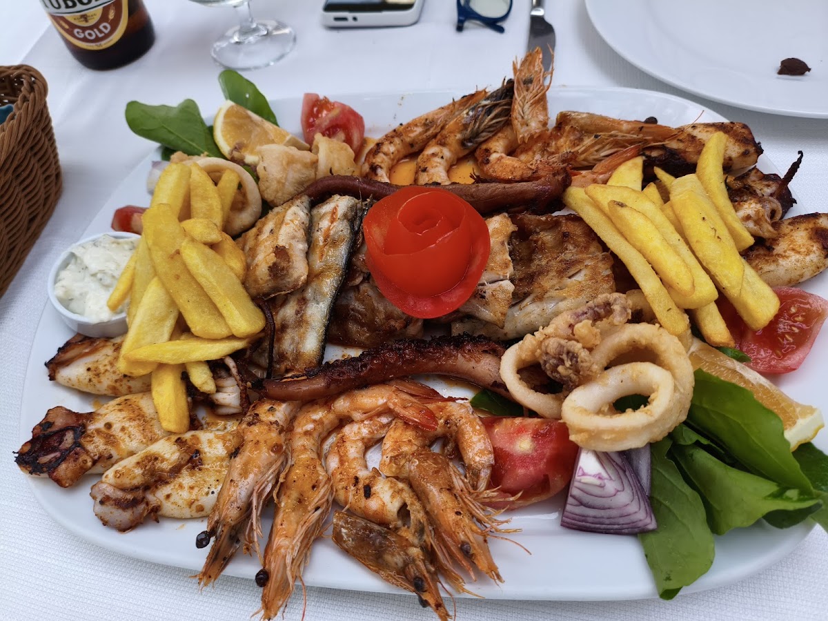 Kuşadası — Kule Seafood Restaurant — galeri