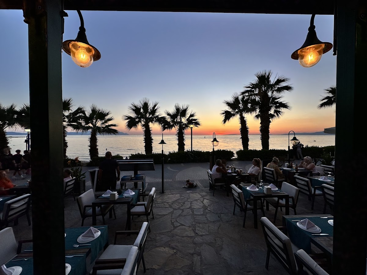 Kuşadası — Ladies Beach Restaurant Cafe Bar — galeri