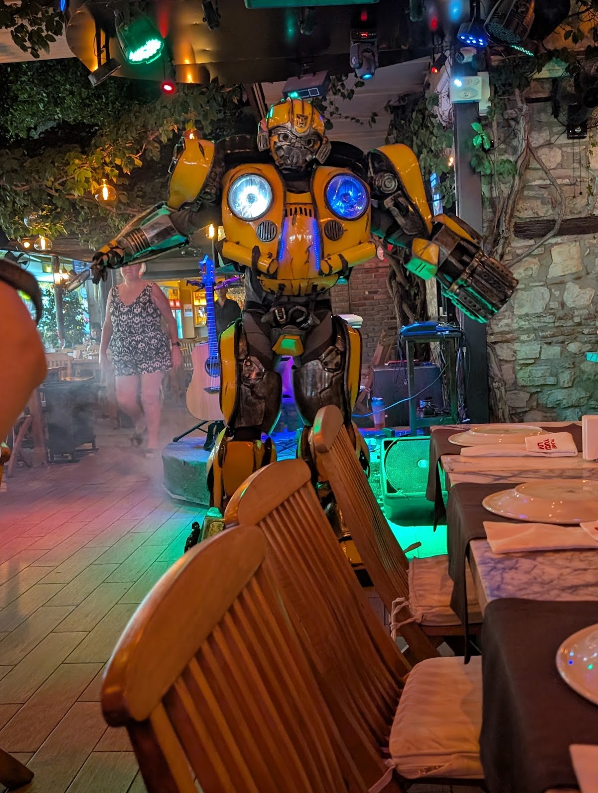 Kuşadası — Planet Yucca Live Kusadasi Restaurant Entertainment Dining — gallery