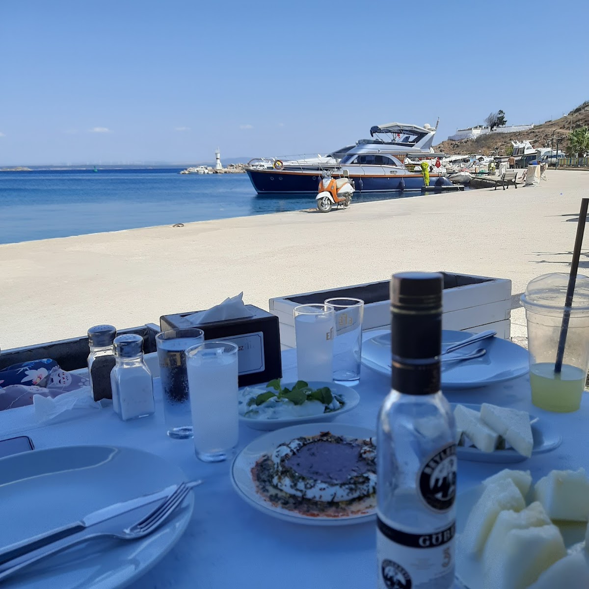 Bozcaada — Mavibeyaz Restaurant — gallery
