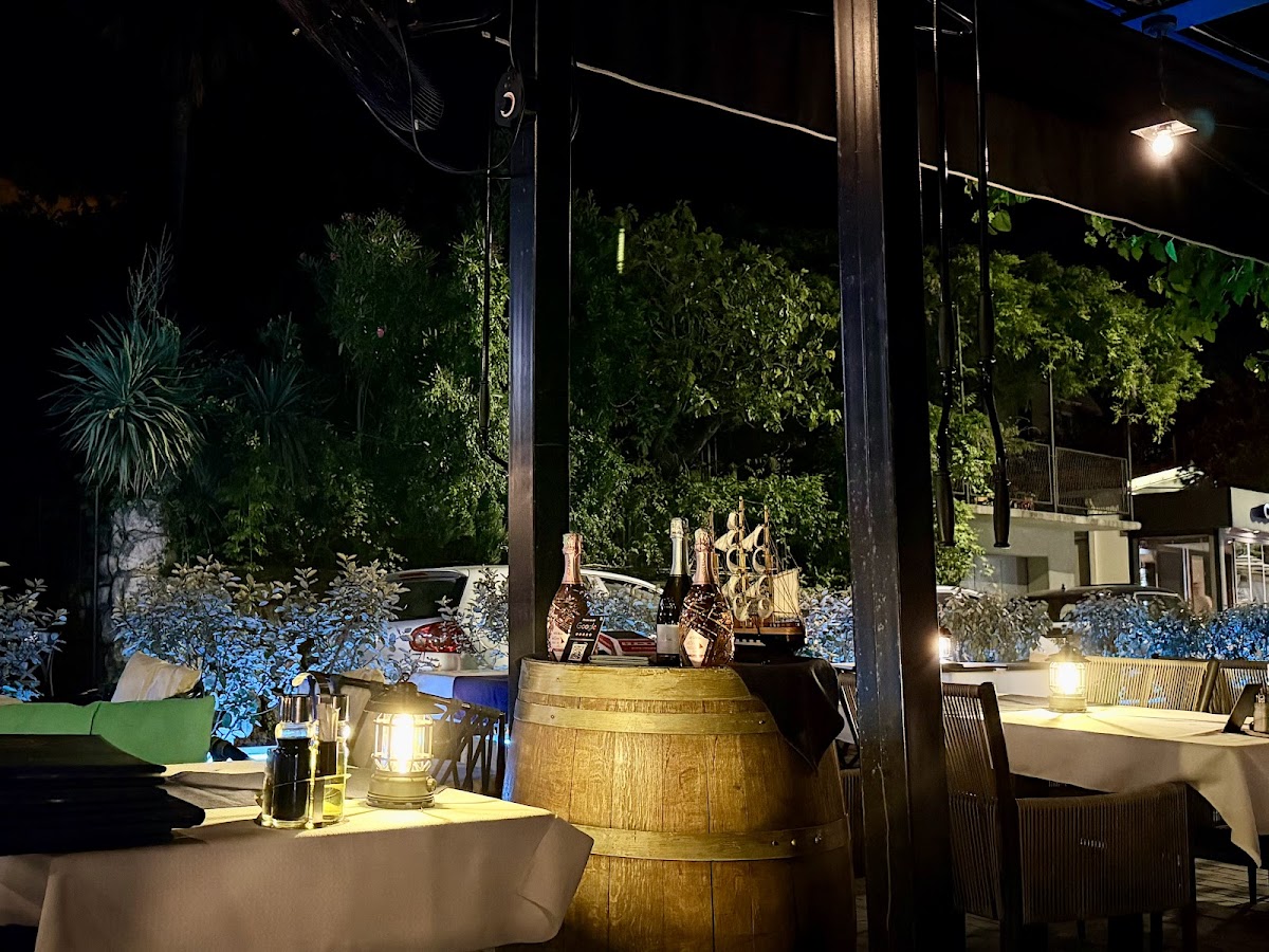 Kotor — Restaurant Mondo — galeri