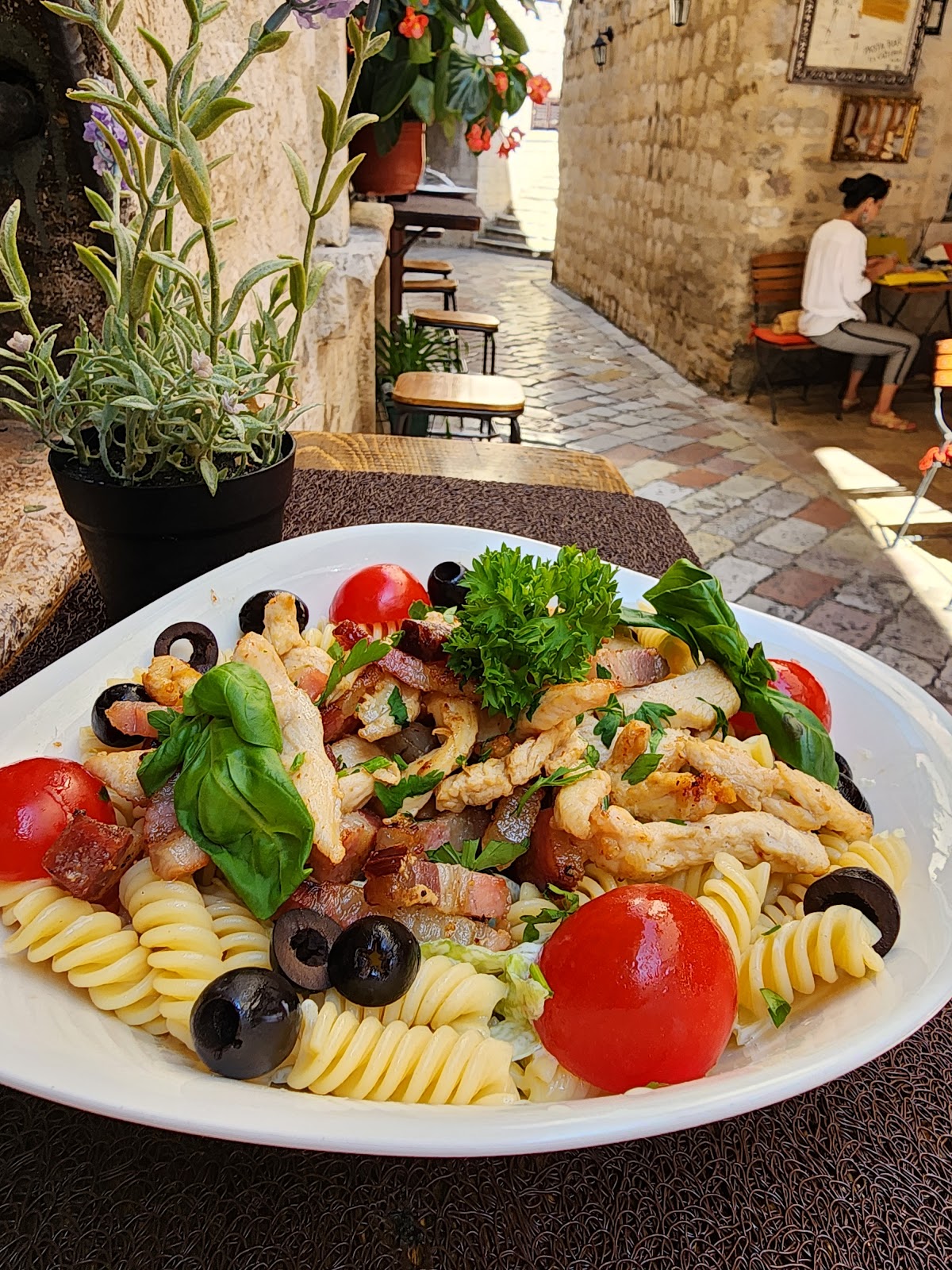 Kotor — La Catedral Pasta Bar — galeri