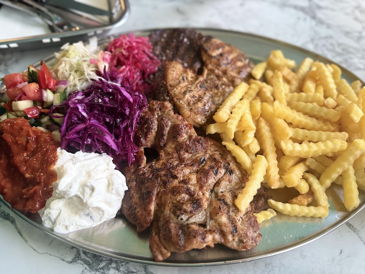Kotor — Bbq Tanjga — galeri