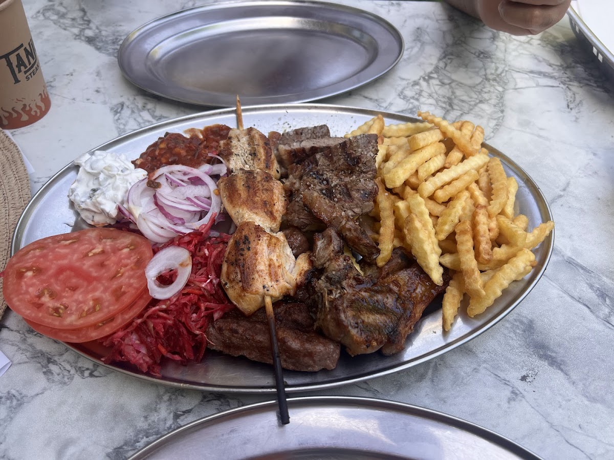 Kotor — Bbq Tanjga — galeri