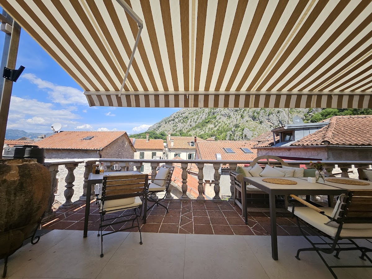 Kotor — Rooftop Terrace Hippocampus — galeri