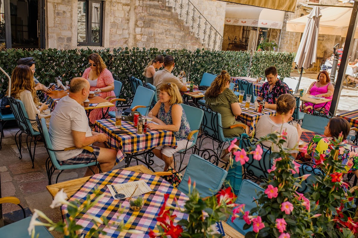 Kotor — Little Bay Garden — galeri