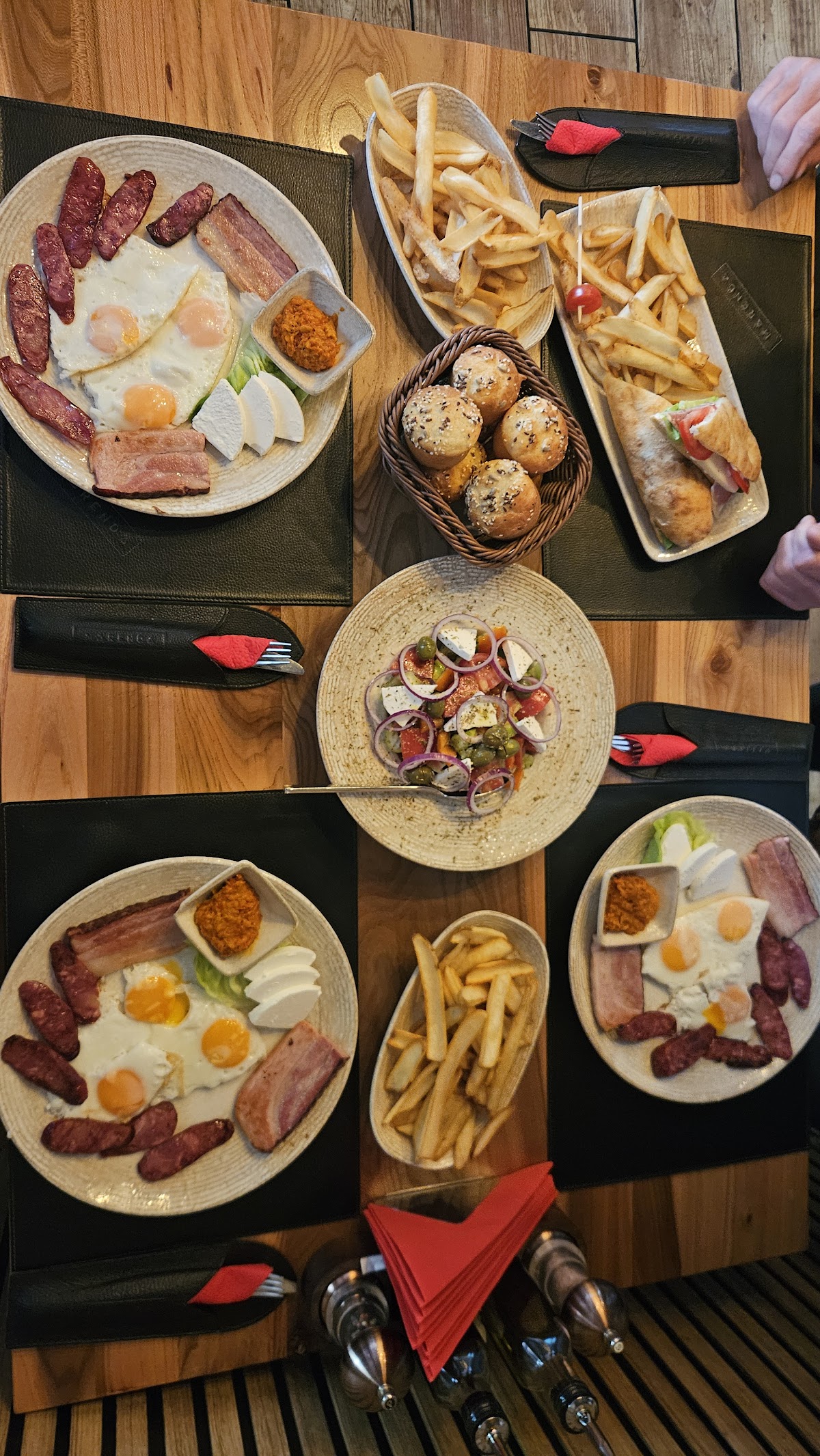 Kotor — Marenda Steak House — galeri