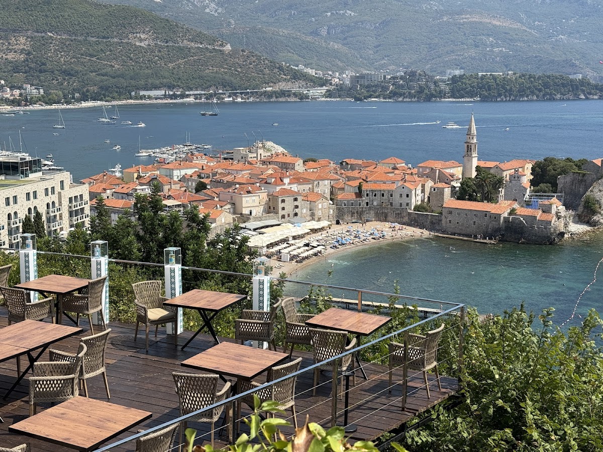 Budva — Restoran Vista Vidikovac — gallery
