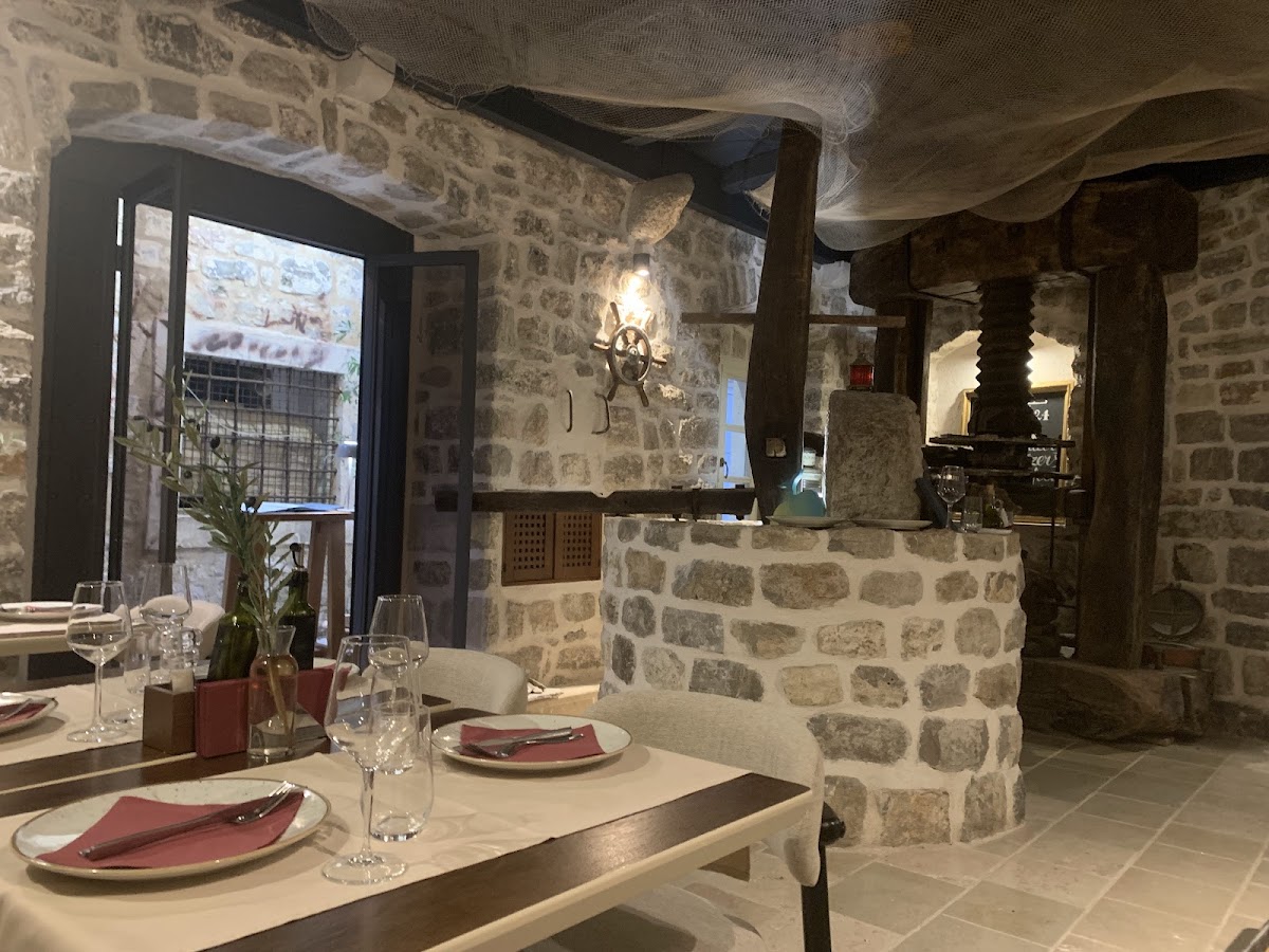 Budva — Restoran Mlin — galeri