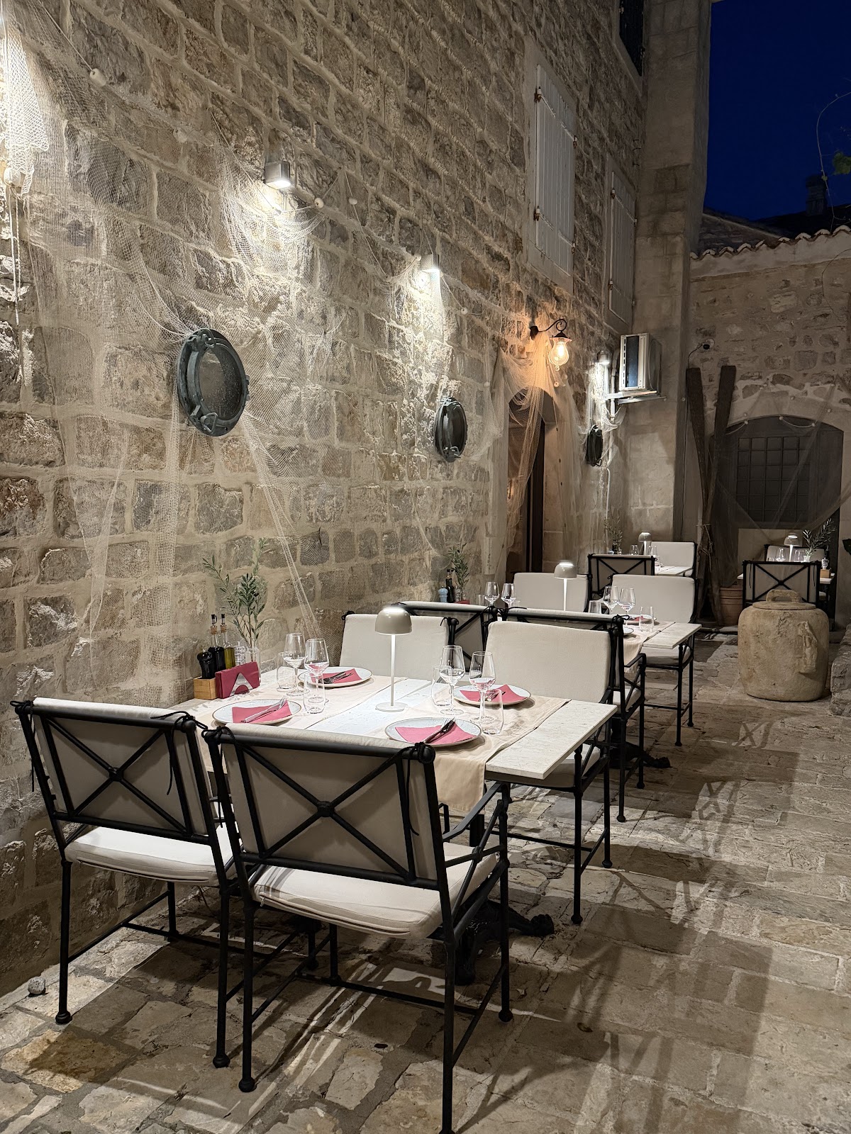 Budva — Restoran Mlin — galeri