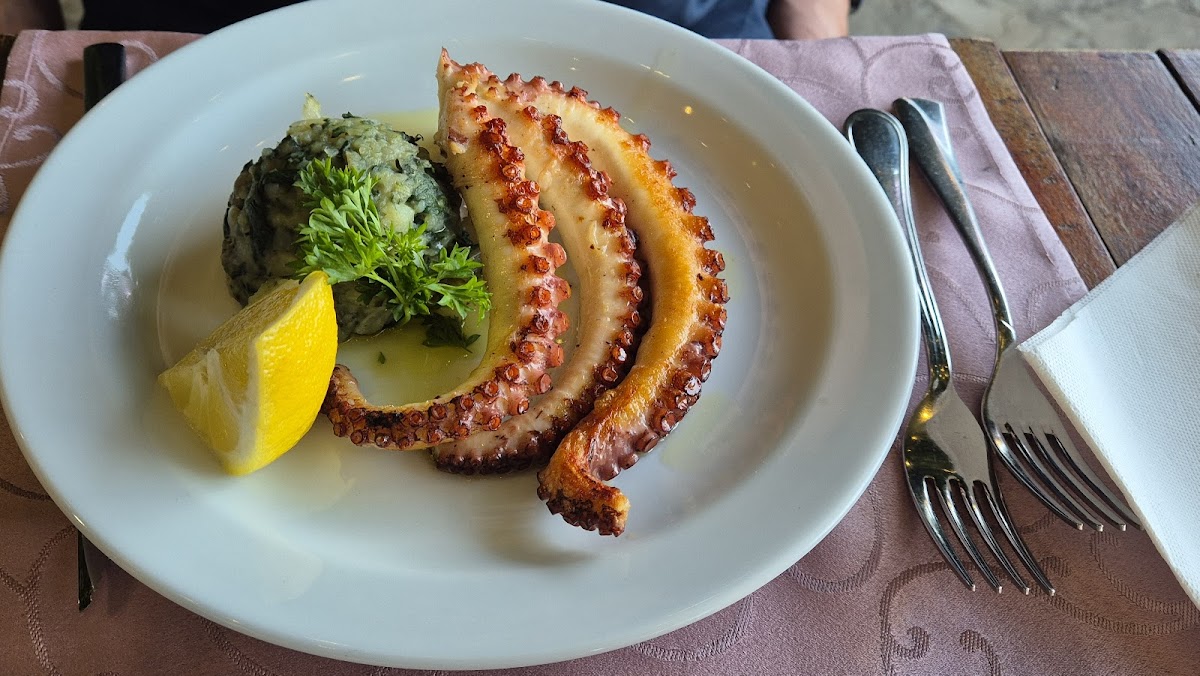Budva — Restaurant Porto — gallery