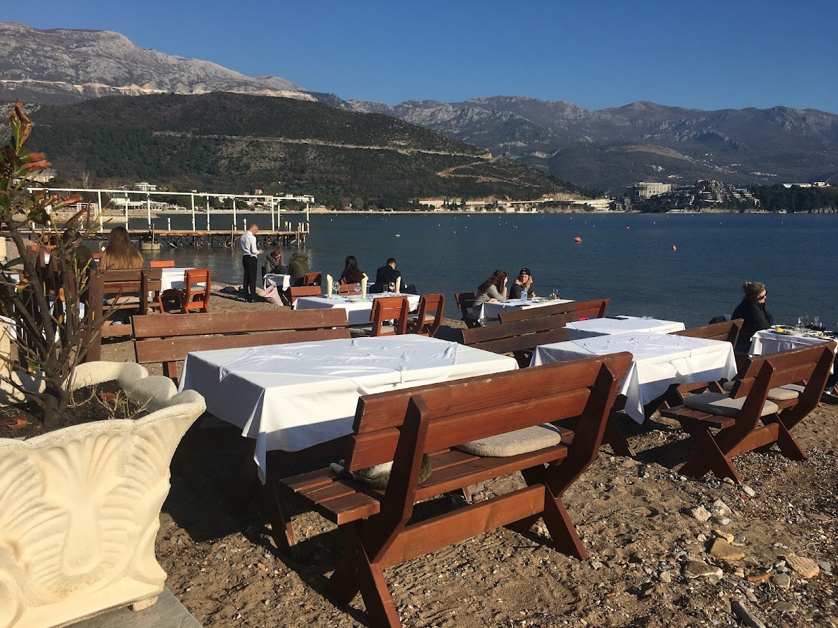 Budva — Restaurant Porto — gallery