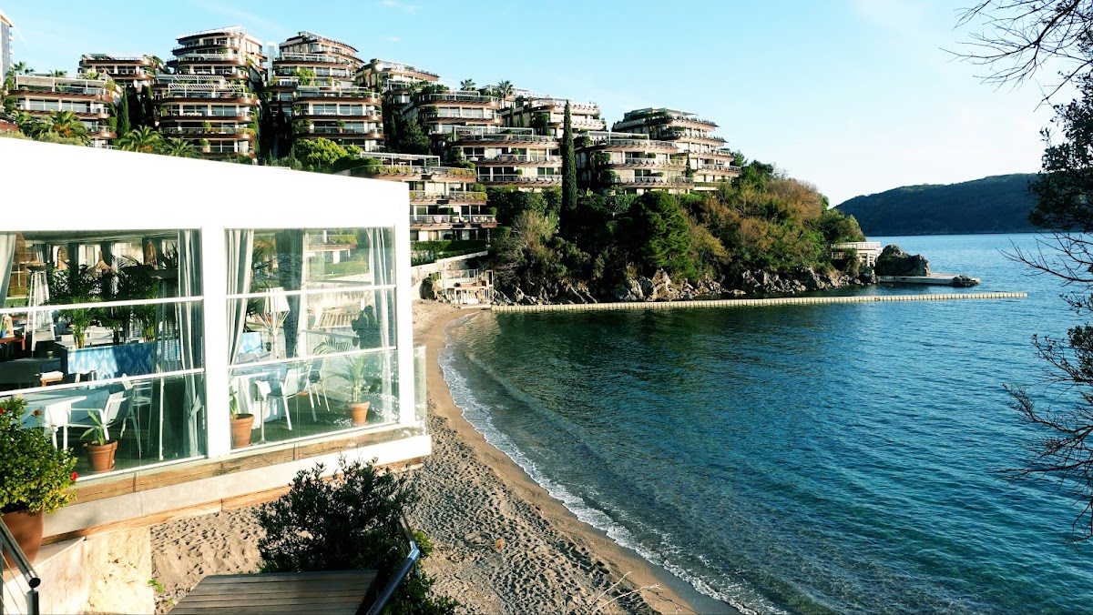 Budva — Dukley Seafront Restaurant — galeri