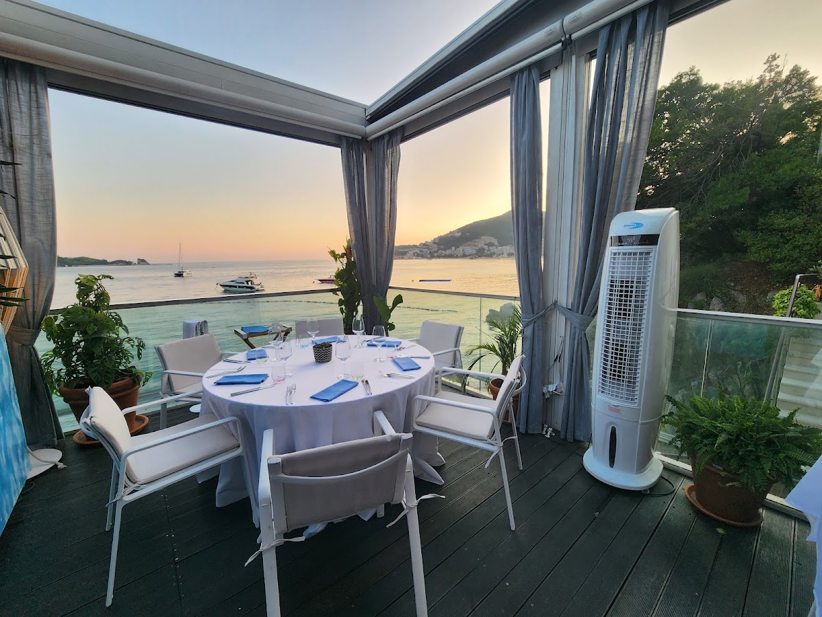 Budva — Dukley Seafront Restaurant — galeri