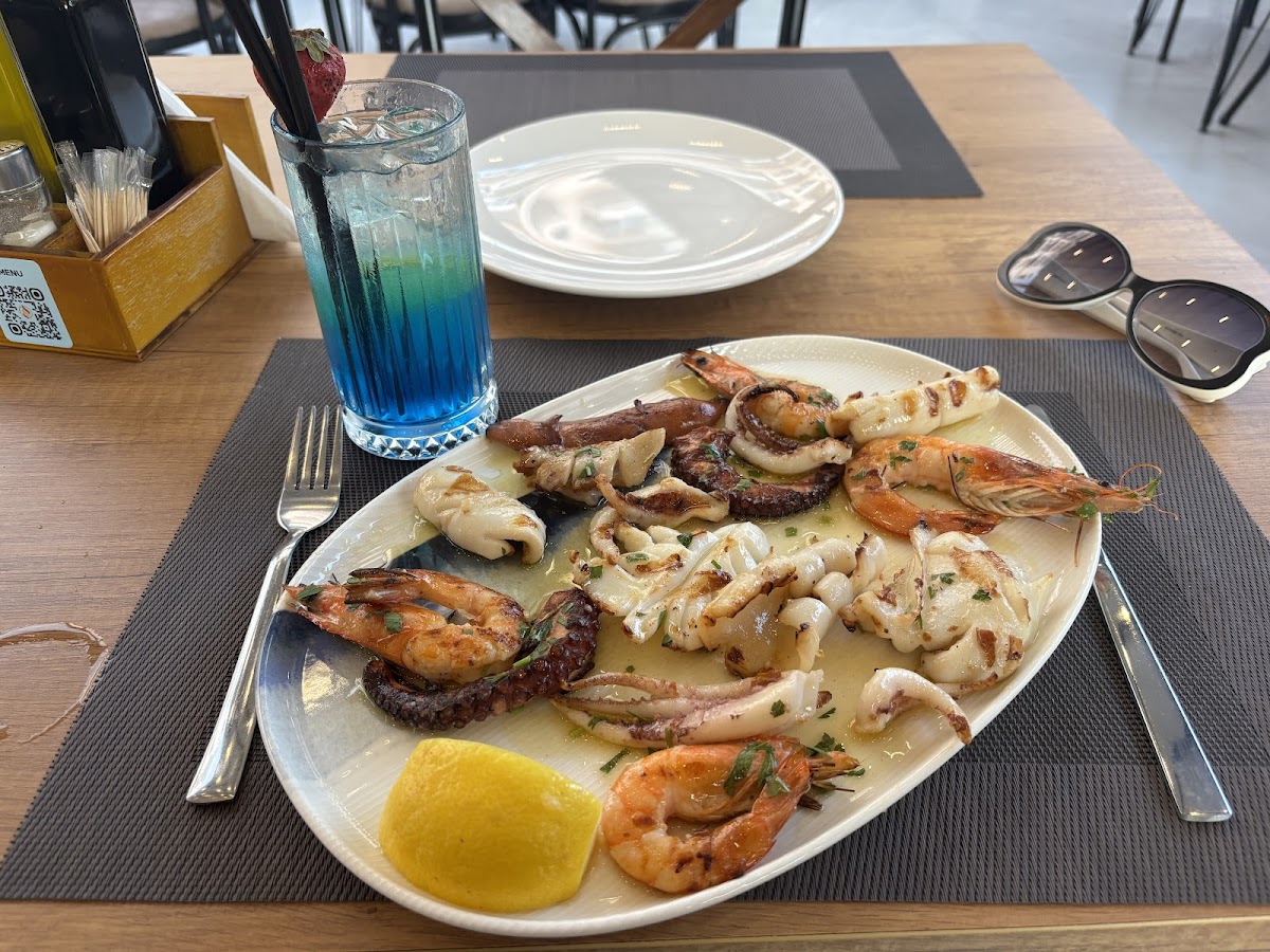 Ksamil — Wg Restaurant Ksamil — galeri