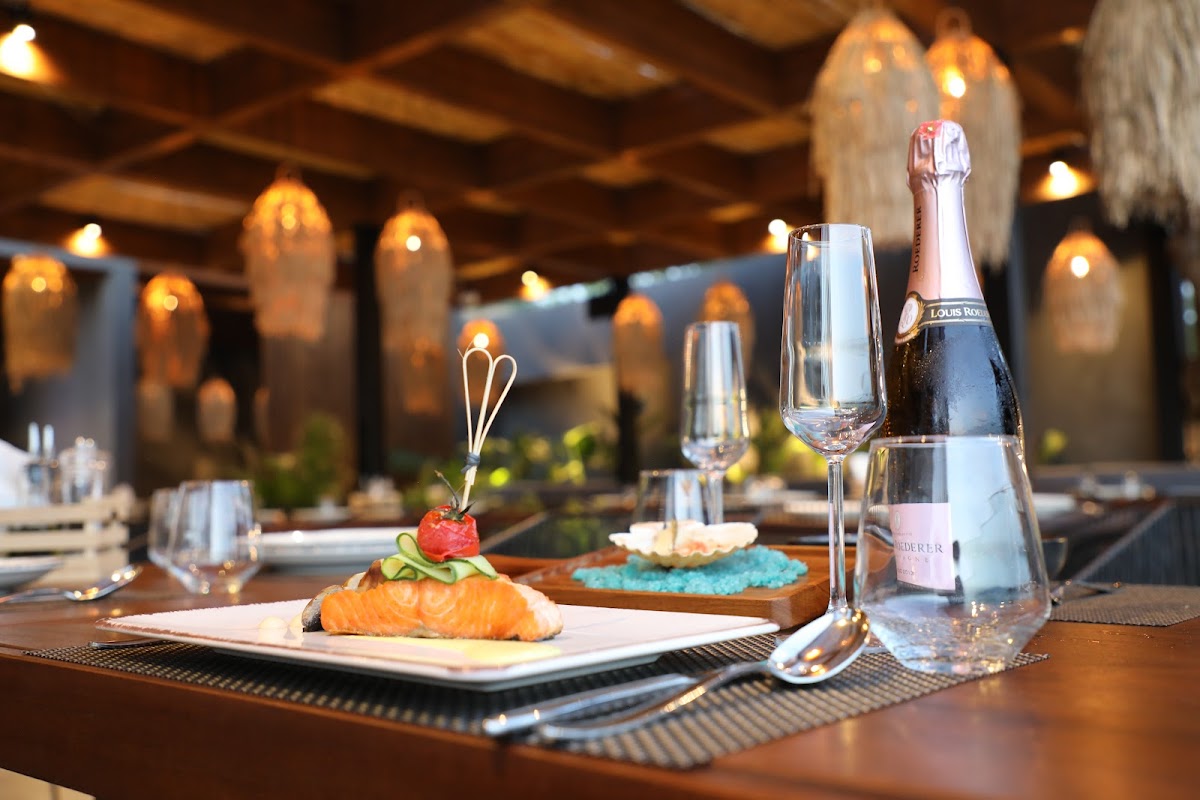 Ksamil — Ostro Beach Bar Restaurant — galeri