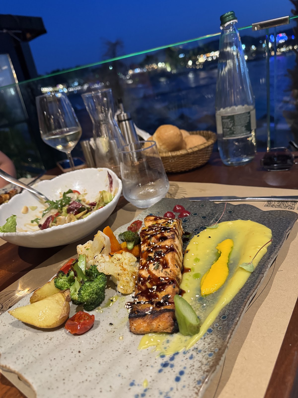 Ksamil — Ostro Beach Bar Restaurant — galeri