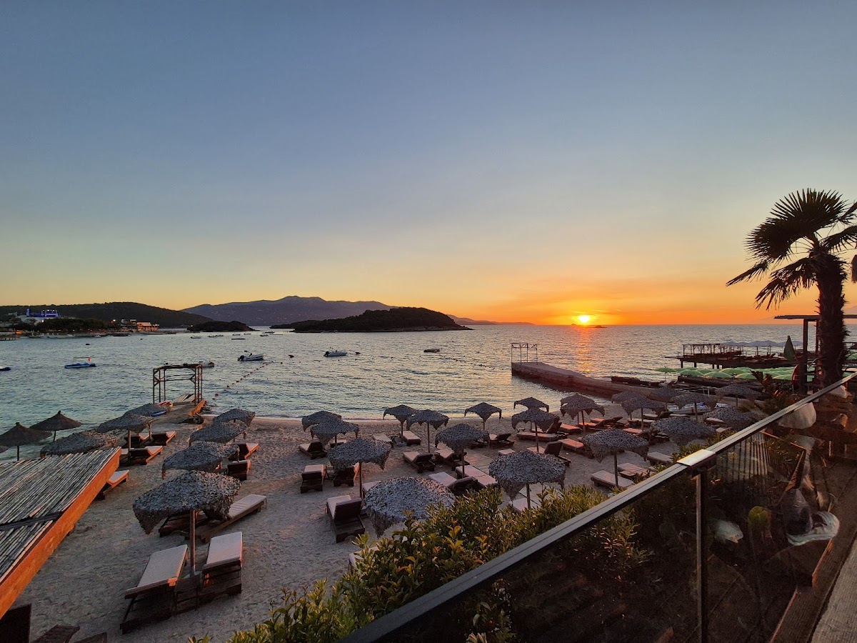 Ksamil — Ostro Beach Bar Restaurant — galeri