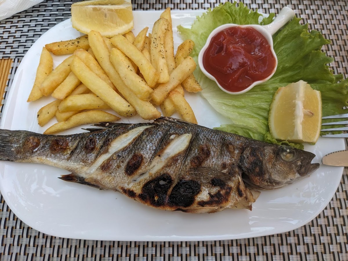 Ksamil — The Smoke House — gallery