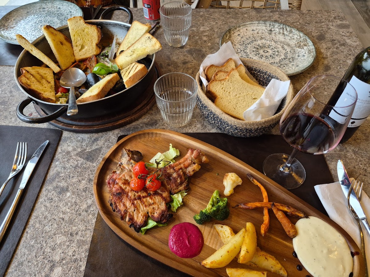 Ksamil — Restaurant Lori — gallery