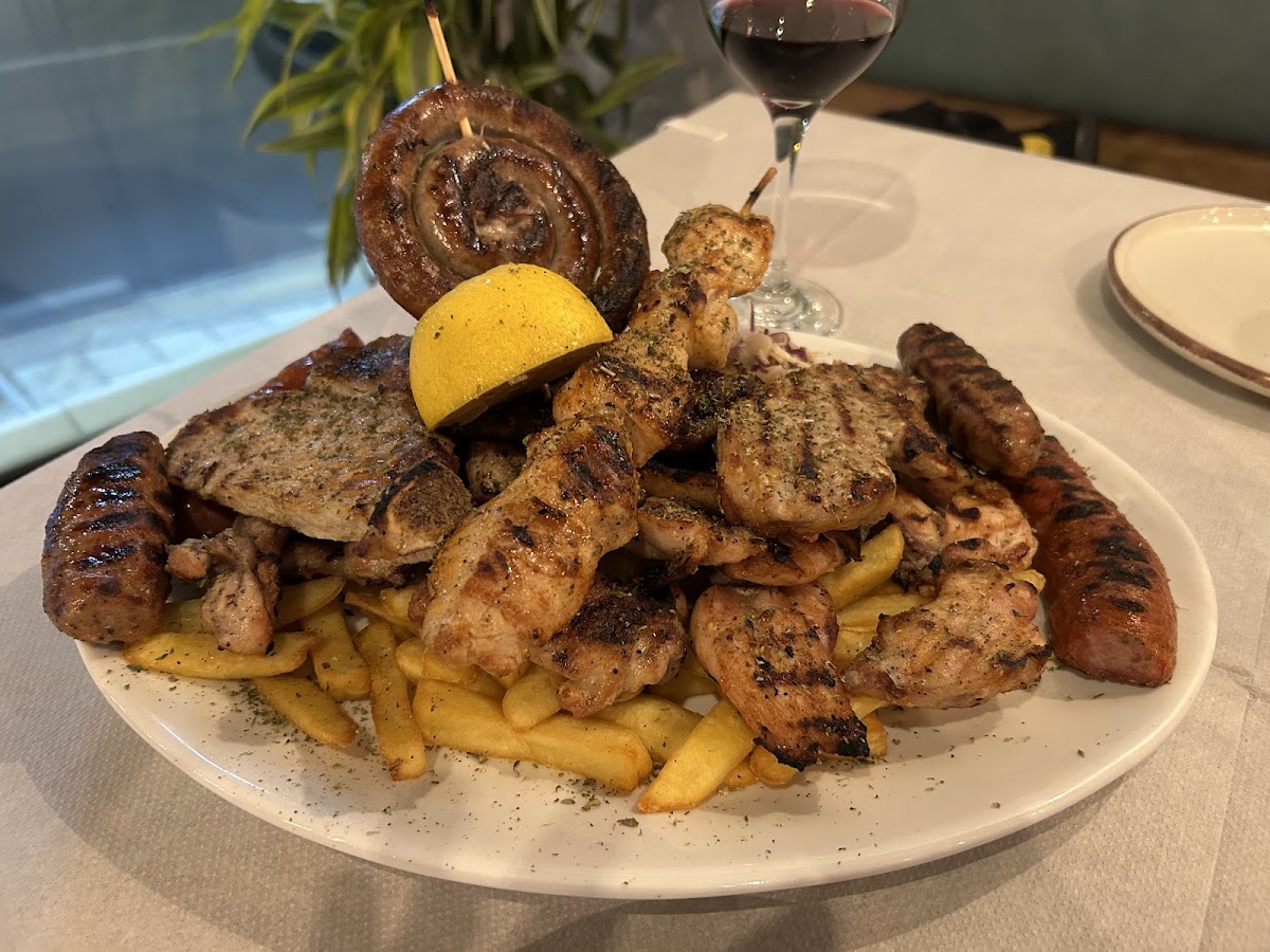 Ksamil — Rrapa S Grill — gallery