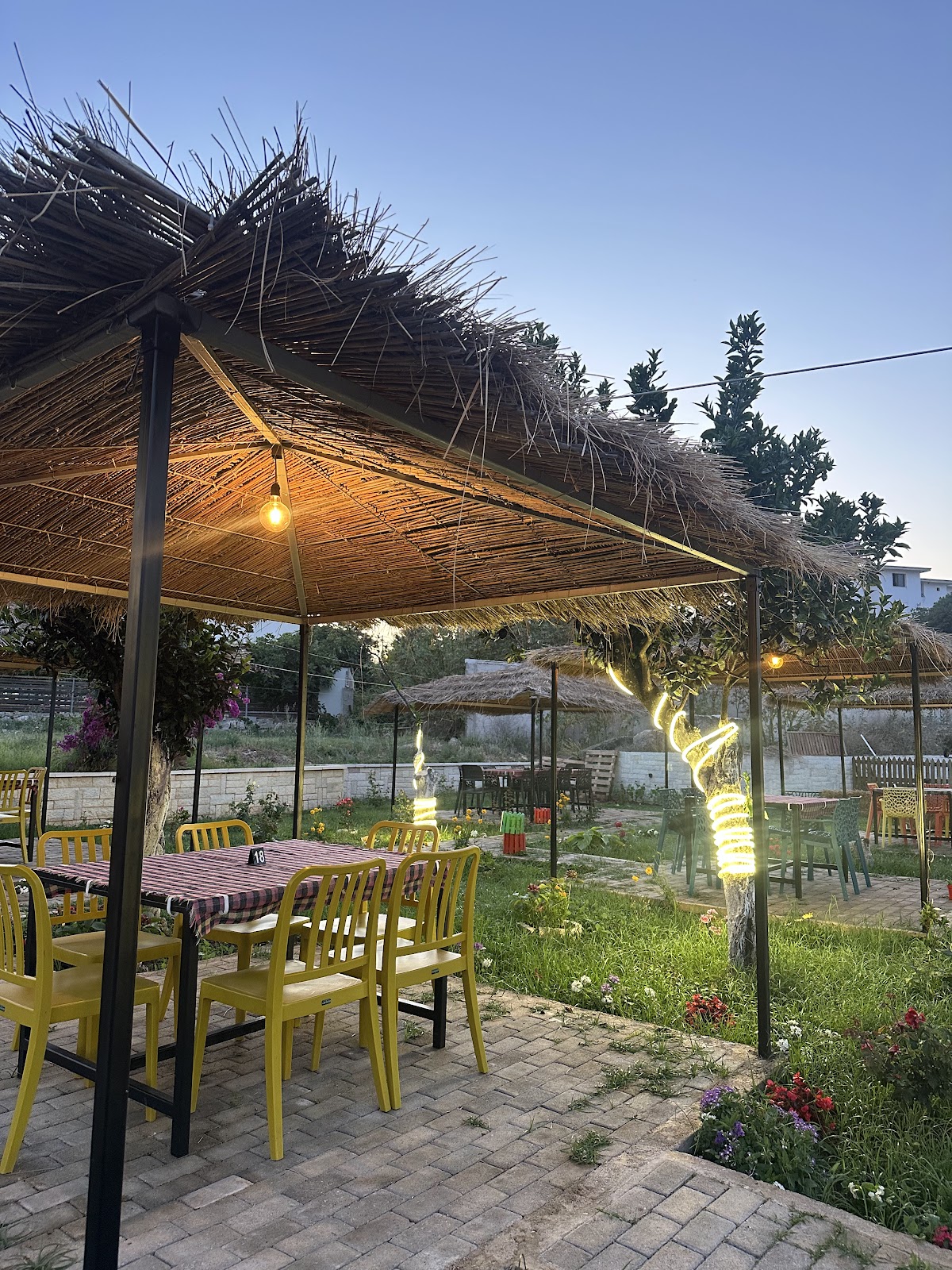 Ksamil — Garden Grill Restaurant — galeri
