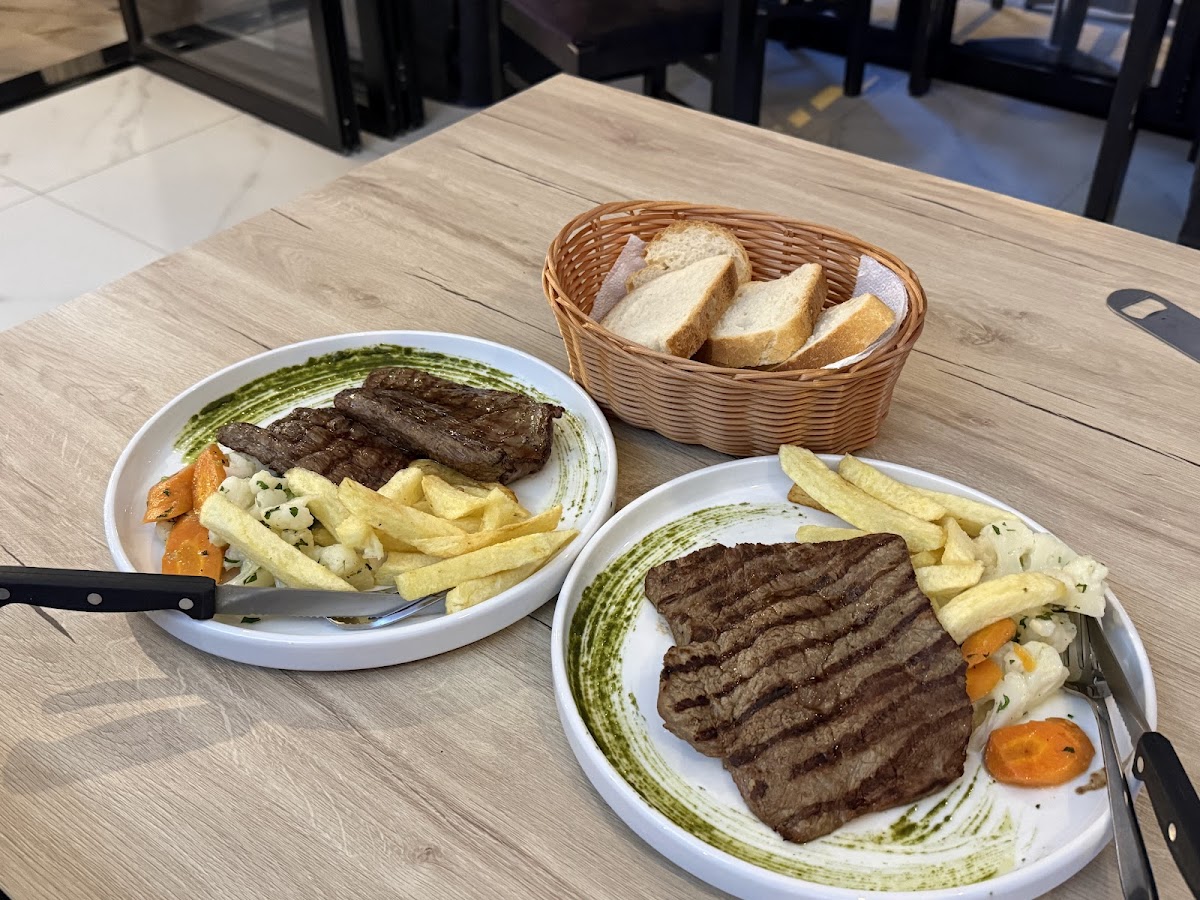 Ksamil — Restaurant Grill Pizza Palma — galeri