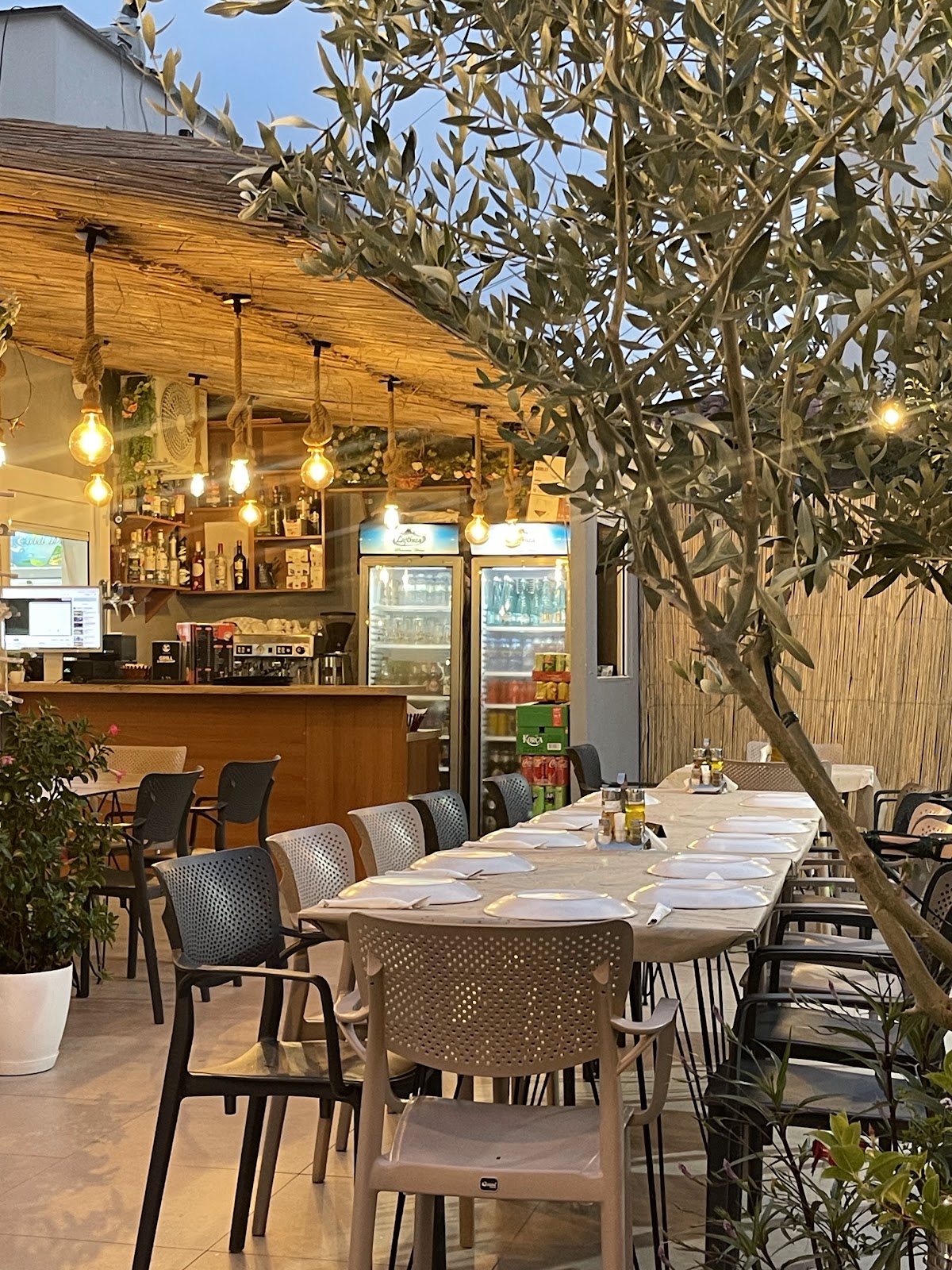 Ksamil — Eagle Nest Grill Restaurant — galeri